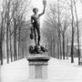 Zacharie Astruc, Le marchand de masques, Jardin du Luxembourg, Paris